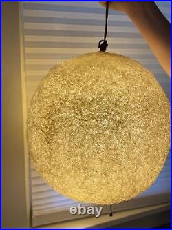MCM Vintage Spun Lucite Acrylic Spaghetti Light Hanging Lamp Swag White 13
