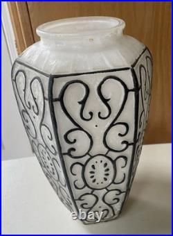 Vint. Glass Swag Brass & Glass Lamp Light. Works. YEAR Aprx. 25 Tall 20Round Vint. Glass Swag Brass & Glass Lamp Light. Works. YEAR Aprx. 25 Tall 20Round