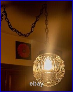 Vintage MCM Eagle Mfg. Hanging Swag Lamp Diamond Glass Globe 70s WH Super Bulb