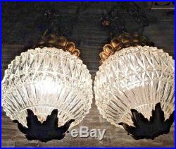 Vintage Mid Century Hollywood Regency Pair Of Glass Cherub Swag Hang Lamp Lights