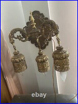 Vintage hollywood regency swag lamp chandelier 3 light Wall Sconce Rd Desc