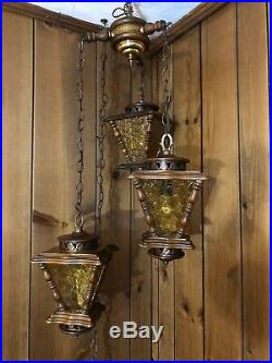 Vtg 70s Colonial Wood Amber Glass Panels Triple Lantern Hanging Swag Light Lamp