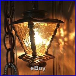 Vtg 70s Colonial Wood Amber Glass Panels Triple Lantern Hanging Swag Light Lamp