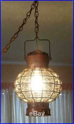 Vtg MID Century Regency Amber & Brass Metal Glass Globe Swag Hanging Light Lamp